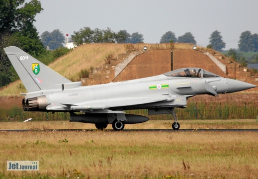 ZJ924 QO-H Typhoon F2 3sqn RAF Ausrollen nach der Landung