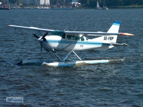 SE-FRP Cessna U.206F Stationair Pic3 (2735 visite) SE-FRP Cessna U.206F Stationair Pic3