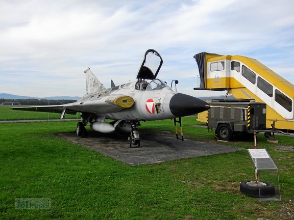 07 Saab 35OE Draken