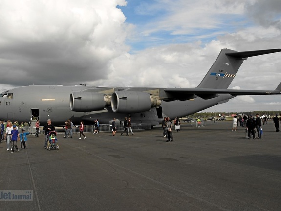 01 C-17A Globemaster