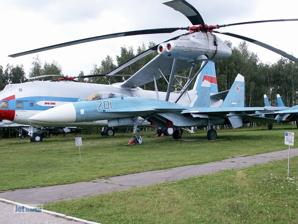 Suchoi Su-27M / T-10M, 701 blau
