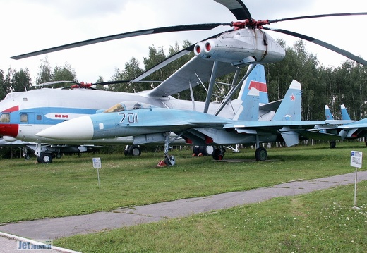 Suchoi Su-27M / T-10M, 701 blau