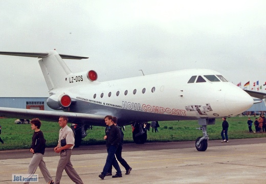 Jak-40, LZ-DOS