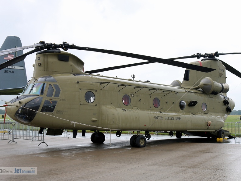 08-132, CH-47F (3530 visits) ILA 2016 / Berlin Airport 08-132, CH-47F