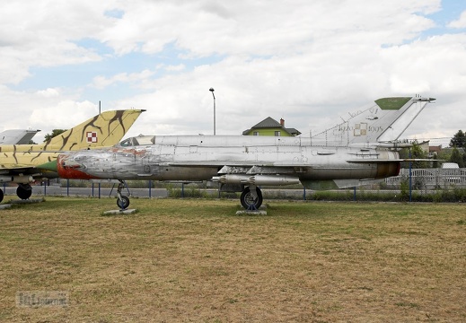 8905 MiG-21bis