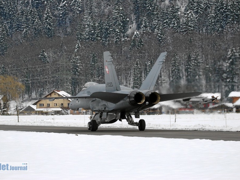 J-5020 F-18C Hornet Pic7 (3824 visite) J-5020 F-18C Hornet Pic7