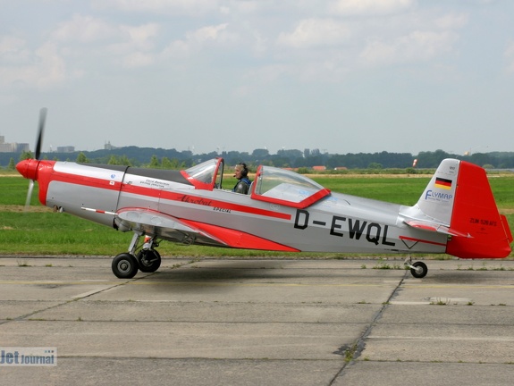 D-EWQL, Zlin Z-526AFS