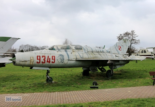 9349, MiG-21UM