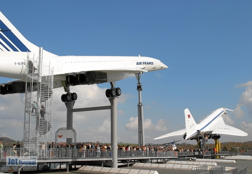 F-BVFB BAC Concorde 101 mit Tu-144 im Hintergrund