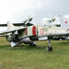 MiG-27, 01 rot (ex. 01 gelb)