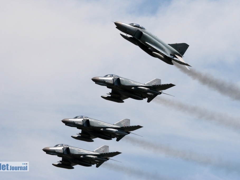 4-ship F-4F Rckkehr von Vorfhrung (2206 Besuche) 4-ship F-4F Rckkehr von Vorfhrung