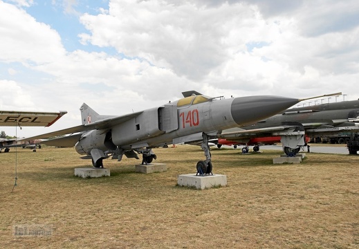 140 MiG-23MF (просмотров: 2834) 140 MiG-23MF