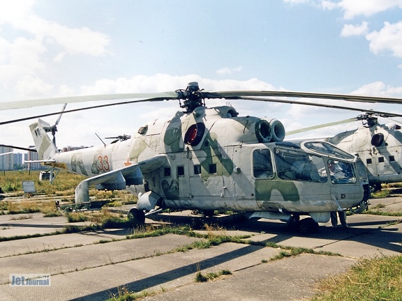 Mi-24A, 33 rot (2769 Besuche) Aufnahmedatum 08/2001 Mi-24A, 33 rot
