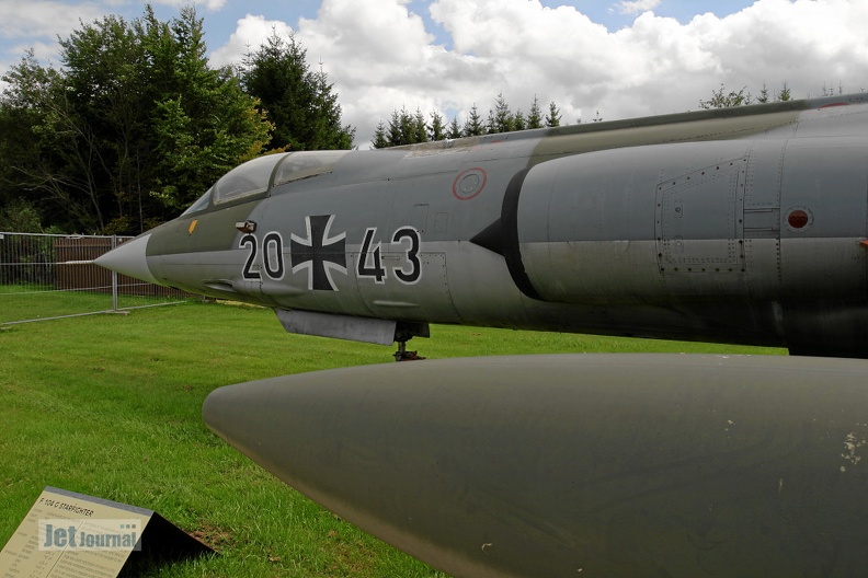 2043_f-104g_starfighter_pic3_13_20090501_1755927441.jpg