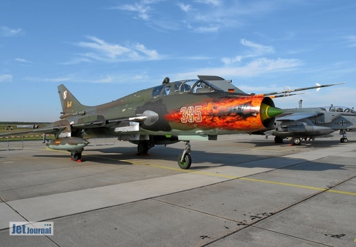 305 Su-22UM-3K 8.elt (1978 visits) 305 Su-22UM-3K 8.elt
