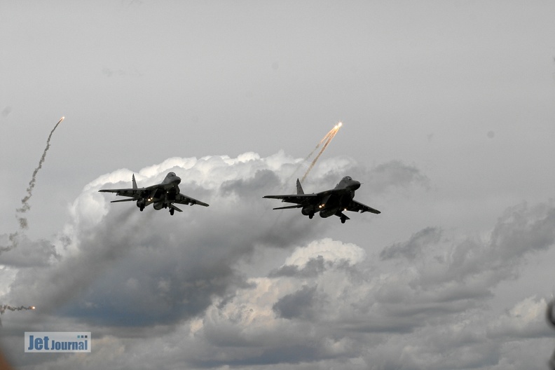 6526_3911_mig-29_1slk_slovak_af_pic2_20_20090430_1034537063.jpg