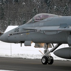 J-5016 F-18C Hornet Pic4 (4036 visites) J-5016 F-18C Hornet Pic4