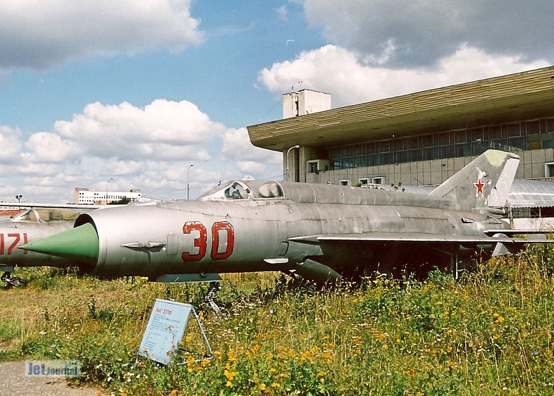 mig21r-30-10c_20100328_1087107396.jpg