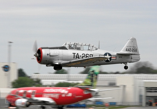 LN-TEX Noorduyn Harvard Mk2B