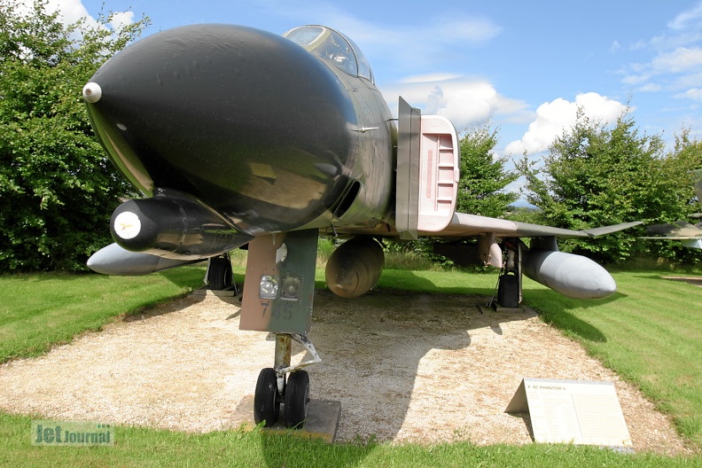 63-7421_sa_mdd_f-4c_phantom_pic2_16_20090501_1634736951.jpg