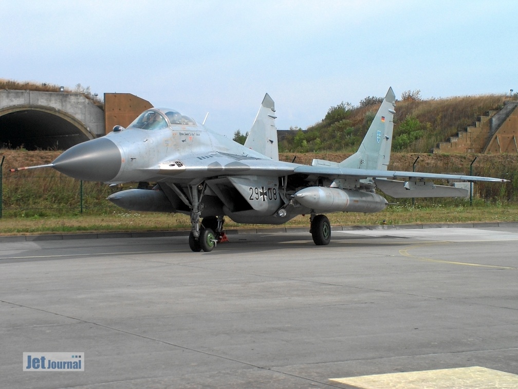 29+08 MiG-29G JG73 (6021 visitas) Fototag JG73"S" Laage 21.08.2003 29+08 MiG-29G JG73