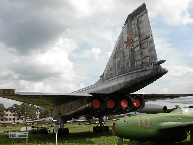 Suchoi T-4/T-100, 101 rot (2749 visitas) Monino 2003, Heckansicht Suchoi T-4/T-100, 101 rot