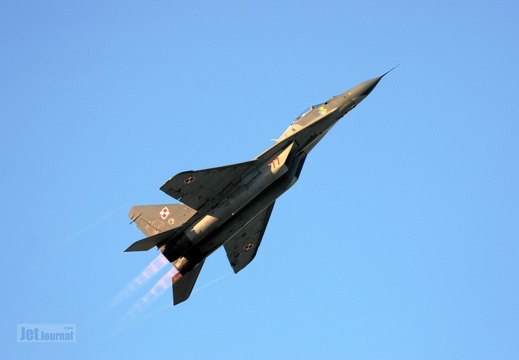 77 MiG-29 mit Nachbrenner