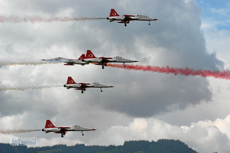 turkish_stars_tunnelmanoever_20131014_1112124067.jpg