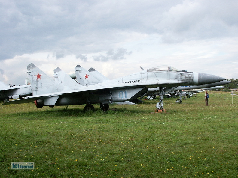 MiG-29, 01 blau (2763 Besuche) Monino 2003, 9-01 MiG-29, 01 blau