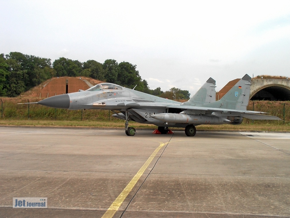 29+08 MiG-29G JG73 (5457 Besuche) Fototag JG73"S" Laage 21.08.2003 29+08 MiG-29G JG73