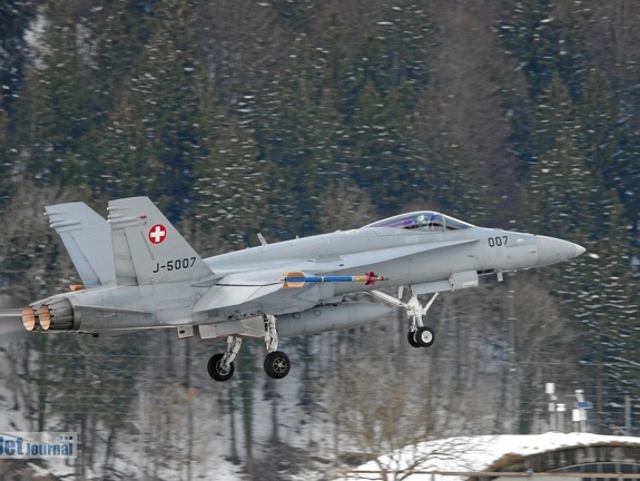 J-5007 F-18C Hornet Pic3 (3997 visitas) J-5007 F-18C Hornet Pic3