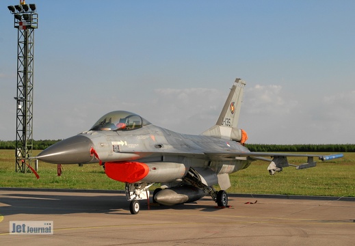 J-135 F-16AM RNLAF Pic3