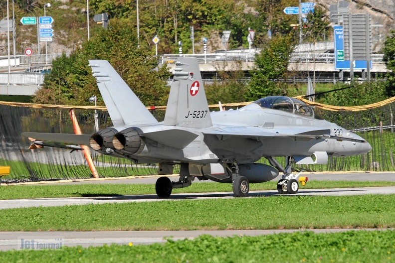 j-5237_f-18d_meiringen_schweizer_luftwaffe_20130223_1753098577.jpg