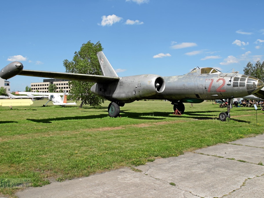 72 Il-28R (3400 visitas) 72 Il-28R