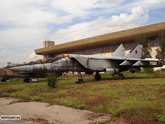 MiG-25PU, 90 blau