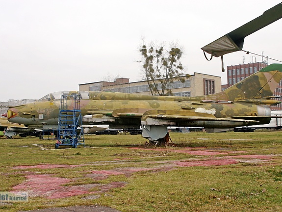 127 NVA, Su-22UM3K (3304 visitas) 127 NVA, Su-22UM3K