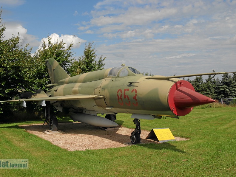 853 24-24 MiG-21bis Pic1 (3050 visites) 853 24-24 MiG-21bis Pic1