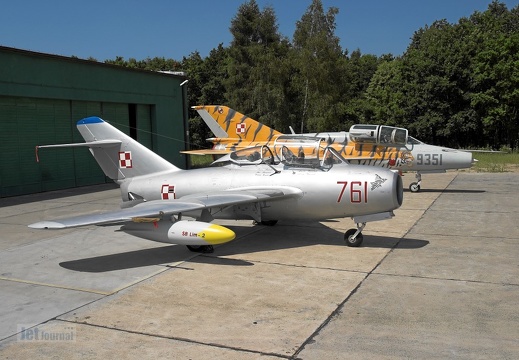 761 SBLim-2 9351 MiG-21UM