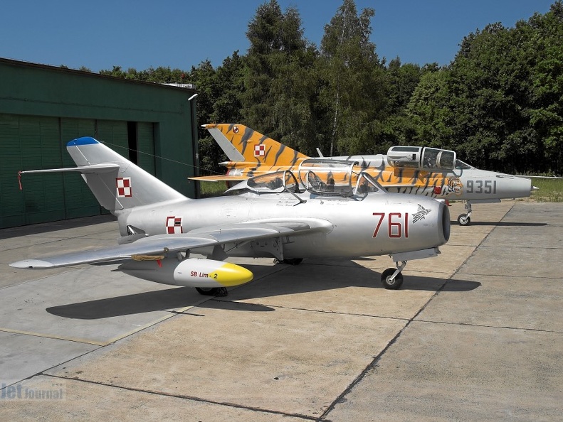 761 SBLim-2 9351 MiG-21UM