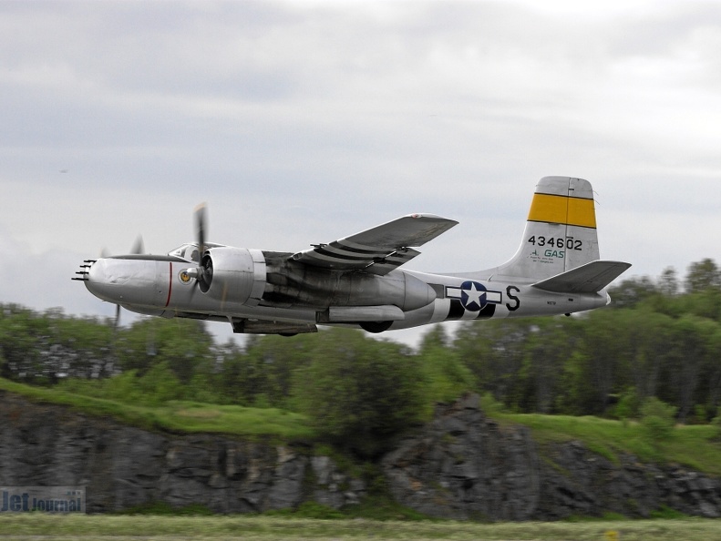 N167B 434602 Douglas A-2B Fly-by (1931 visingar) N167B 434602 Douglas A-2B Fly-by