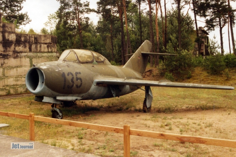 mig15uti-135-1997-10c_20091229_1357788580.jpg