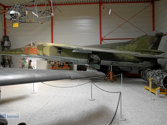 698 20-46 MiG-23BN Pic4 (3405 відвідувань) 698 20-46 MiG-23BN Pic4