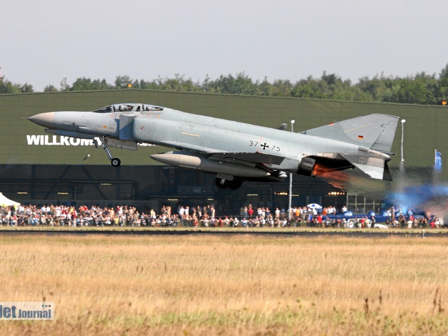 37+75 F-4F Phantom II JG71R (2478 visitas) 37+75 F-4F Phantom II JG71R