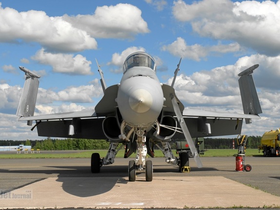 HN-457 F-18C HävLLv 21 Ilmavoimat Kreivi von Rosen mks