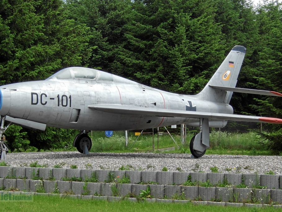 DC+101 F-84F (просмотров: 3685) DC+101 F-84F