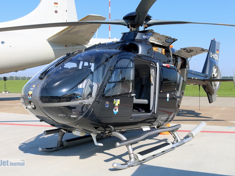 D-HCDL, EC-135, DL-Helicopter (2300 visingar) Flughafen Hamburg 2015 D-HCDL, EC-135, DL-Helicopter