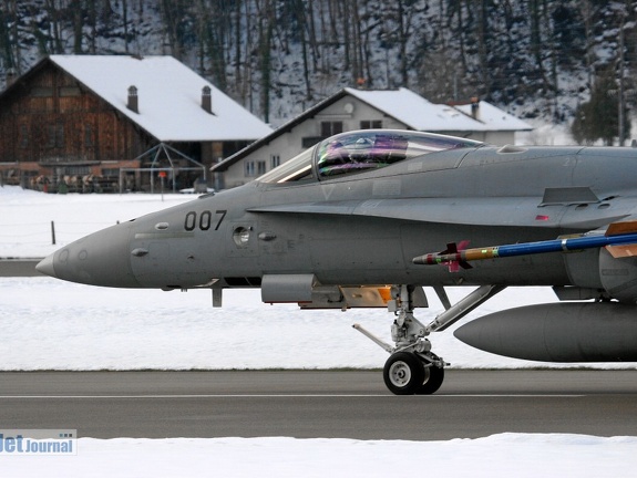 J-5007 F-18C Hornet Pic2 (4097 visitas) J-5007 F-18C Hornet Pic2