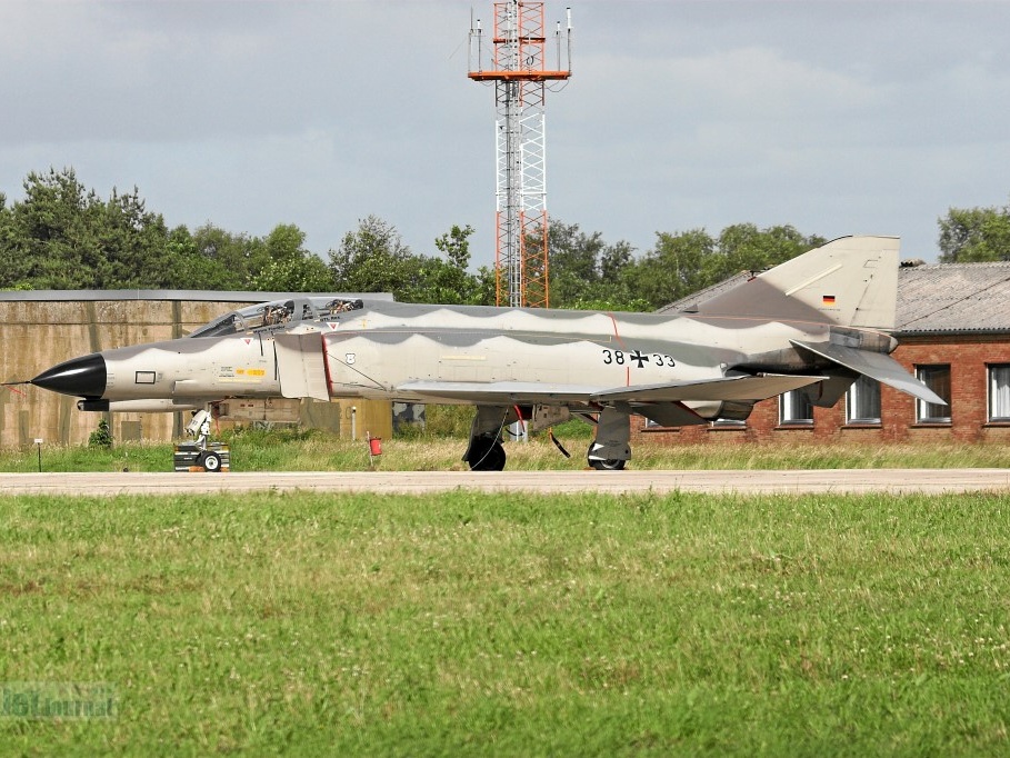 38+33 F-4F Phantom JG71