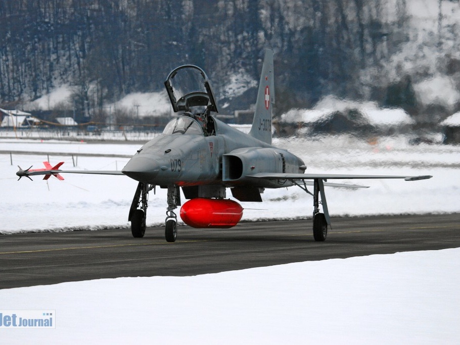 J-3079 F-5E Tiger Pic4