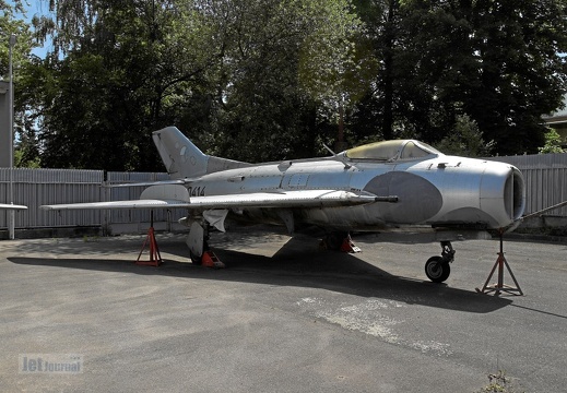 0414 MiG-19S